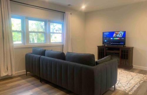 Fairland House | Silver Spring Serene 2BR2BA, Nature And Access