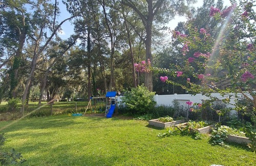 Fort King District Ski Chalet | Silver Springs 3-bedroom Chalet with AC, Pool and WiFi in wonderful Ocala