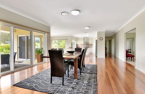 Rothbury House | Silver Springs 6br Luxury Homestead with Wifi, Pool. Fireplace, Views, Olives and Space