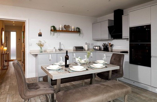Tyn-y-Gongl Cottage | Silver Strand - Three Bedroom Cottage, Sleeps 6