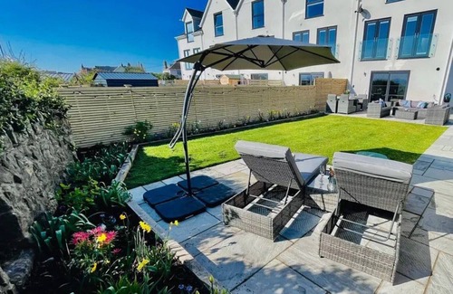 Tyn-y-Gongl Cottage | Silver Strand - Three Bedroom Cottage, Sleeps 6