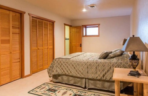 Meeteetse Cabin | Silver tip Lodge