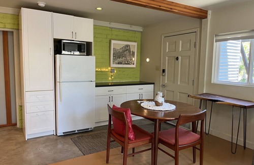 Sunset Junction Apartment | Silverlake Hills Staircase Apt, with hot tub access!