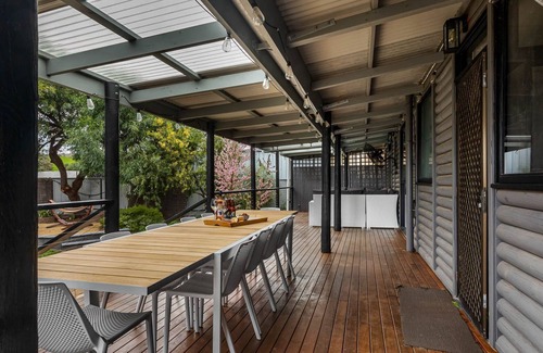 Carrickalinga House | Silvers Anchor - 2 Bennett Street