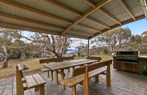 Crackenback House | Silvertop Snowy Mountains