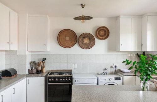 Stellenbosch Central Apartment | Silvertree Collective Spacious Central Apartment