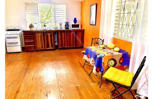 Whitfield Town Villa | Simmer Down 2bd 2bth Shared Pool Pvt Deck+ River