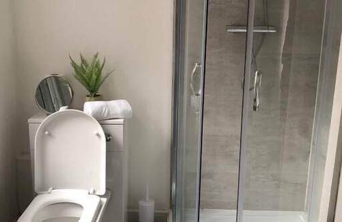 Stoke-on-Trent Apartment | Simple and sweet, Flat on Lewis Street (1 BR)