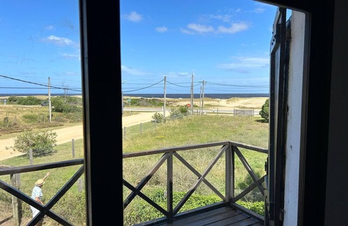 Punta del Este House | Simple casa de playa para descansar con familia y amigos,