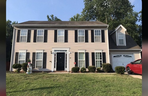 Colonial Heights House | Simple, clean, and spacious 4 bedroom house with a stairlift.