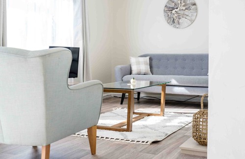 Newcastle-Under-Lyme Apartment | Simple Comforts: 2BR Flat with Free Parking in Newcastle-under-Lyme