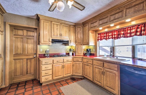 Eagle River House | Simple Cranberry & Wine Farm Home w/Fire Pit!
