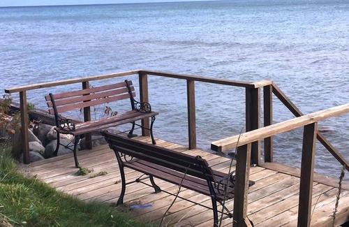 La Pointe House | Simple Gifts - A Simple Studio Cabin with Lake Superior Acesss across the Street!