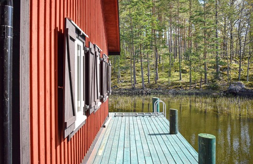 Figeholm House | Simple luxury with pebble beach right outside the door in the Figeholm archipelago.