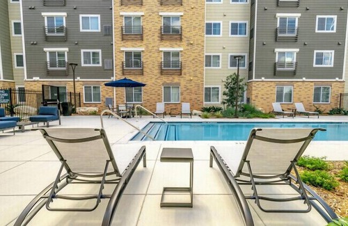 Far North Central Apartment | Simplicity At the Rim 1101 I Comfy 2 Bed 2 Bath