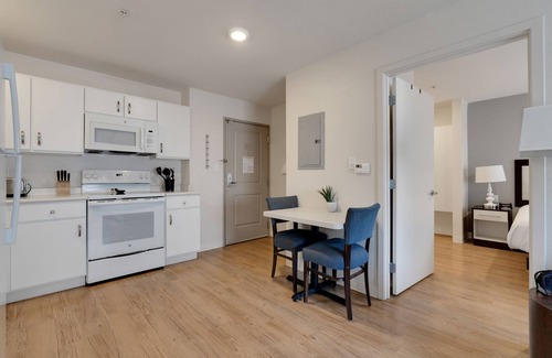 Far North Central Apartment | Simplicity At the Rim 1417 I Spacious 1 Bed 1 Bth