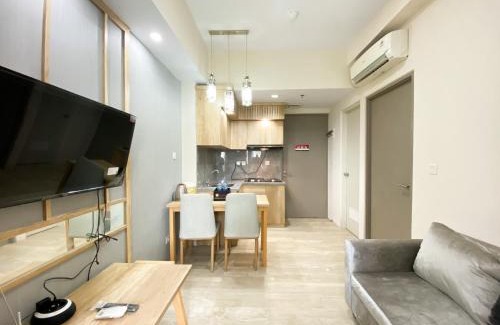 Cikarang Apartment | Simply Look and Comfort 1BR Vasanta Innopark Apartment By Travelio