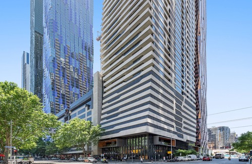 Melbourne Central Business District Apartment | Simply Melbourne by Ready Set Stay - City Views, WIFI, full linen