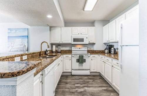 Sheboygan Condo | Simply Stunning LUX Family Style Oceanfront Condo