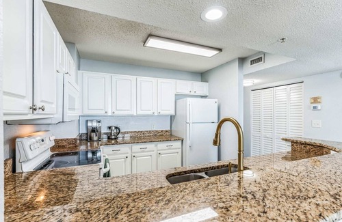 Sheboygan Condo | Simply Stunning LUX Family Style Oceanfront Condo