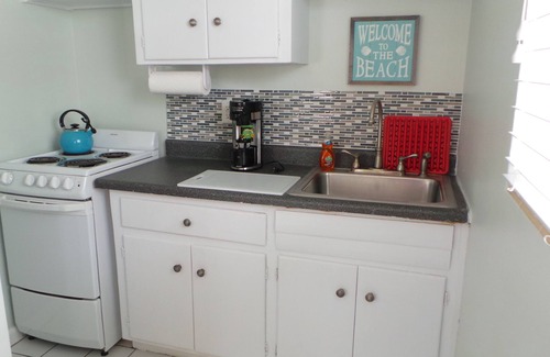 Singer Island Apartment | Singer Island duplex property 1.5 block to beach and restaurants