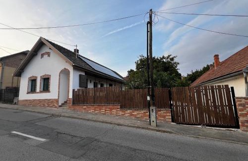 Bonyhad Apartment | Singer Vendégház