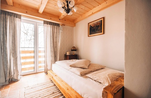 Zalec Bed & Breakfast | Single bedroom at the idyllic location surrounded by nature