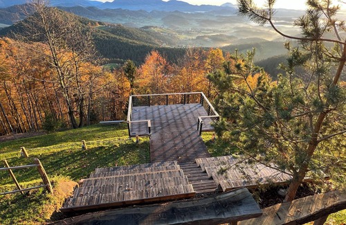Zalec Bed & Breakfast | Single bedroom with balcony and idyllic view surrounded by nature