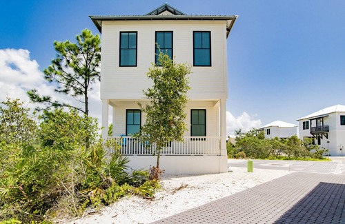 Orange Beach Cottage | Single Cottage right across the street from the beach with private deeded access