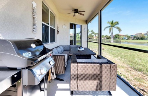 Apollo Beach House | Single Family Lake House