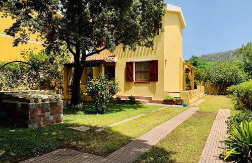 Solanas Villa | SINGLE FAMILY VILLA WITH GARDEN NEAR THE BEACH! 🏖