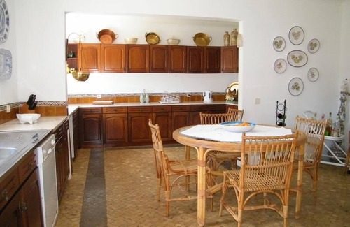 Monte Raposo Villa | Single floor villa swimming pool, WiFi, A/C, table tennis, large garden, 10pax