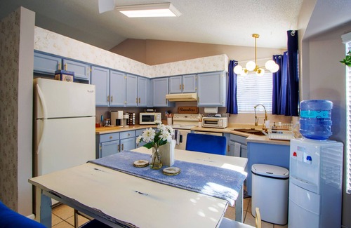 East Mesa House | Single-level 3BD 2BTH home w/HotTub, WiFi, 4 Smart TVs