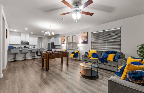 Lincoln Park House | Single-level Home Game Area Ideal for Long Stays