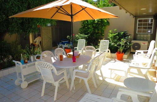 Frydendal Villa | Single Level Villa 4 rooms, 45 seconds to beach, wi-fi included.