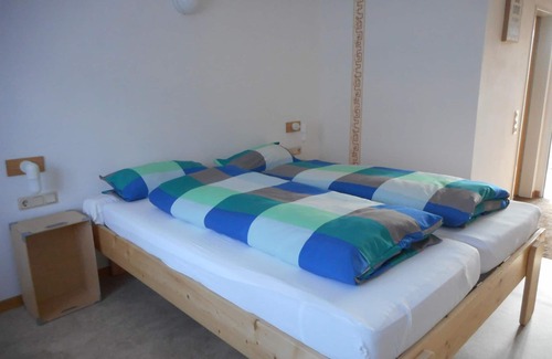 Hillesheim Hotel | Single Room - Non-Smoking - Shower /WC - Hotel-Garni Zum Amtsrichter