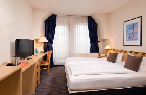 Laubegast Hotel | Single room, shower or bath, WC, - ACHAT Premium Dresden