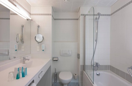 Elisabeth-Vorstadt Hotel | Single room with shower or Bathroom, toilet - Austria Trend Hotel Europa Salzburg