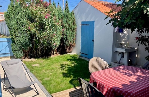 Noirmoutier-en-l'Ile House | Single-story house in L'Herbaudière near beach and ports - 4 guests