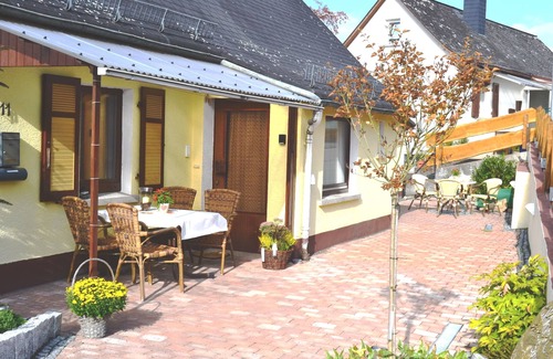 Bischoffen House | Single-storey 4-star holiday home in a quiet location on the outskirts of the lake and near the beach