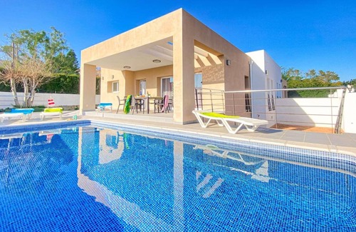 Beniarbeig Villa | Single storey, A/C, modern style