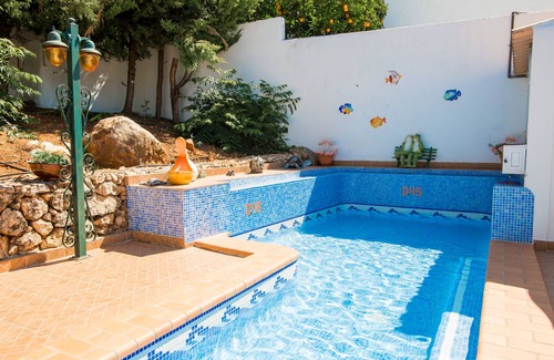 Monte Raposo House | Single-storey house with pool in rural area 10 minutes from the beach