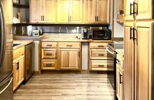 Lakeview House | Single Story Home in a quiet neighborhood