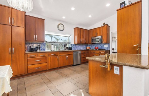 Ivey Ranch - Rancho Del Oro House | Single Story Home with pool/spa and just 10 minutes to the Beach!