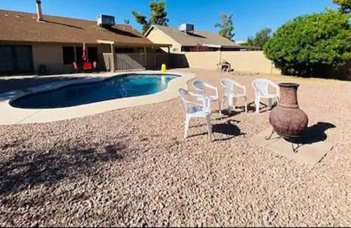 Maryvale Village House | Single story pool home with large backyard. Fully remodeled & centrally located.