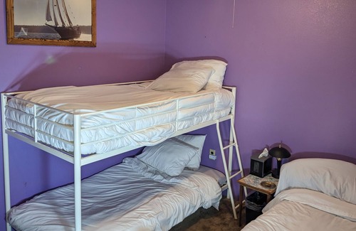 Nordland Cabin | Single twin bed in Shared room, water view/access, Mini Fridge, pets, Fire pit.