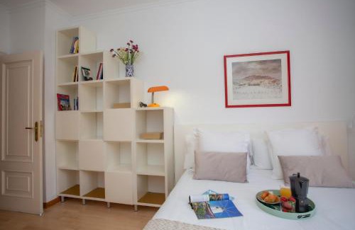 Ciutat Vella Apartment | SingularStays Reina II