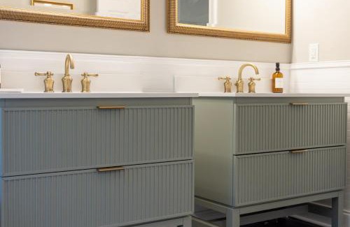 Jonesboro House | Sink into the Luxe Corner Tub at an Upscale, Spacious Home