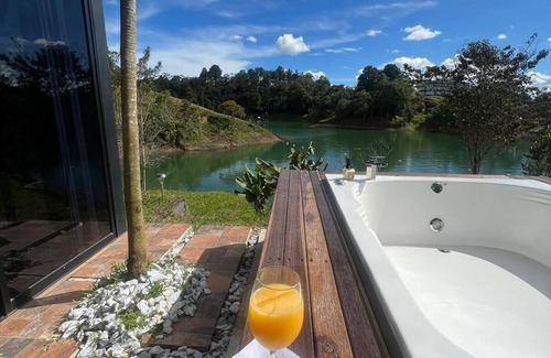 Guatape Cabin | SINPRISA "NOT RUSH "PRECIOUS CABIN! withJacuzzi, stone view, direct access to the reservoir
