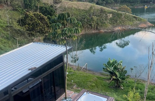 Guatape Cabin | SINPRISA "NOT RUSH "PRECIOUS CABIN! withJacuzzi, stone view, direct access to the reservoir